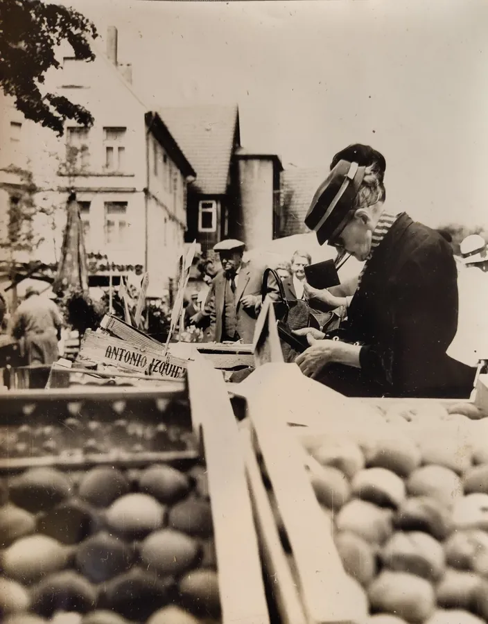 Historisches Foto vom Detmolder Wochenmarkt