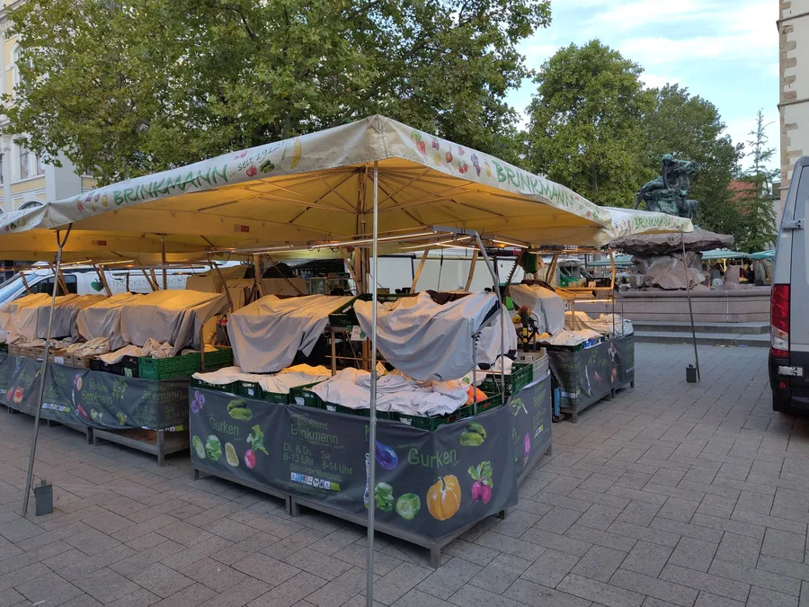 Der Bio-Stand Brinkmann am Brunnen auf dem Marktplatz